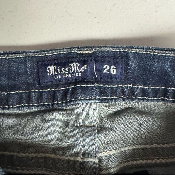 Miss Me women’s denim Jean shorts Mid-rise Bermuda size 26 - Picture 4 of 5